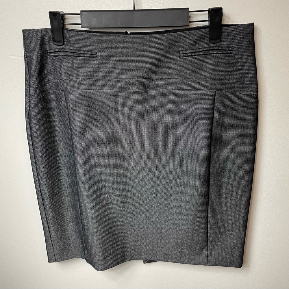 EXPRESS - Gray Pencil skirt - size 8